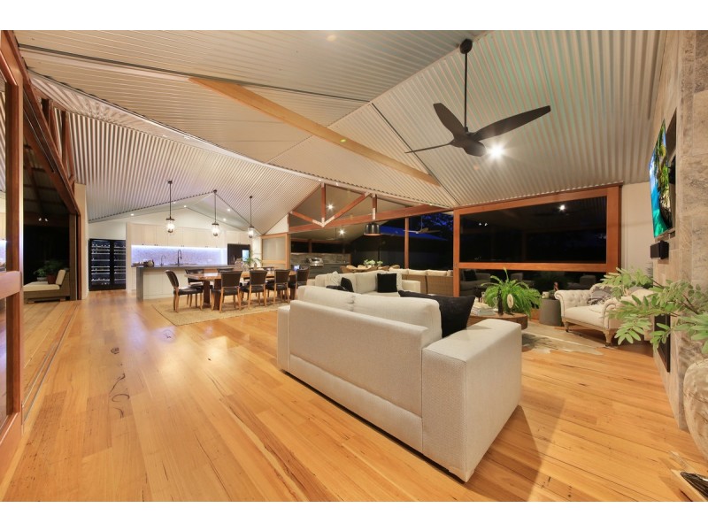 31 Beau Parade, Bonogin QLD 4213