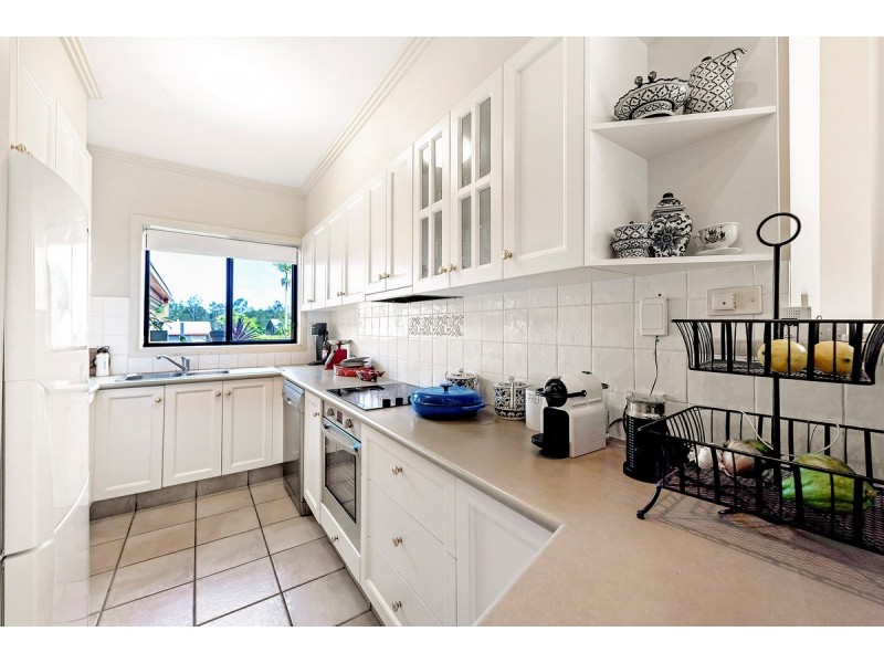 1/18 Poinciana Crescent, Bundall QLD 4217