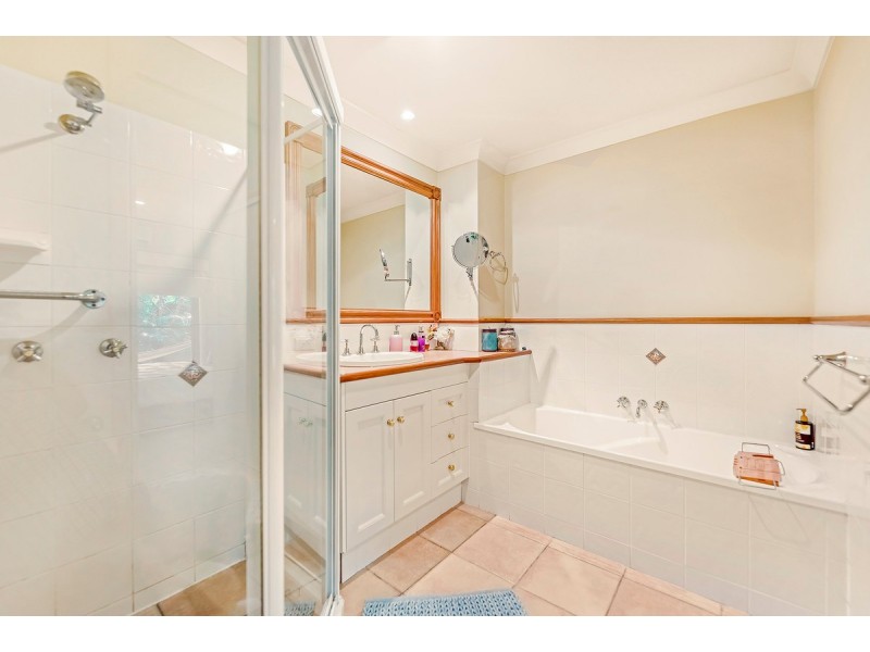 1/18 Poinciana Crescent, Bundall QLD 4217