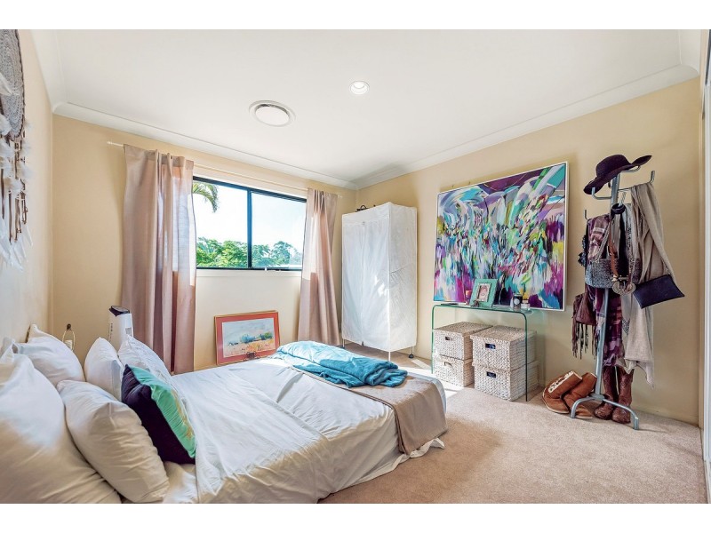 1/18 Poinciana Crescent, Bundall QLD 4217