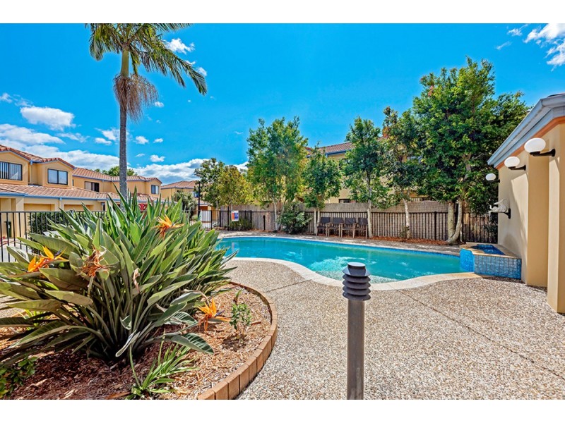 30/2 Concord Circuit, Robina QLD 4226