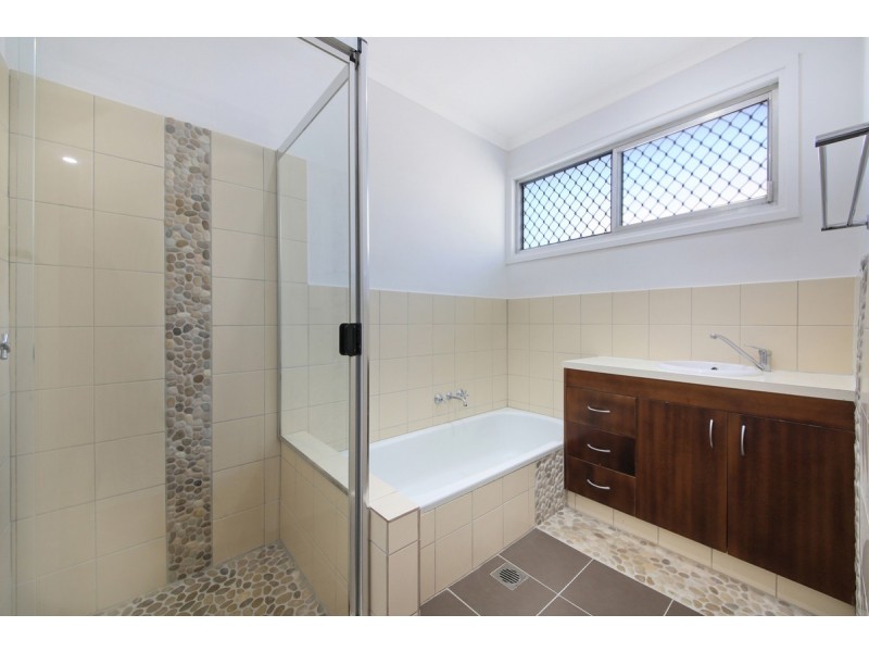 60 Benowa Road, Southport QLD 4215