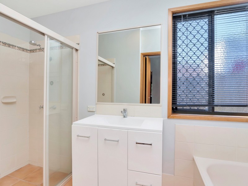 193 Christine Avenue, Burleigh Waters QLD 4220