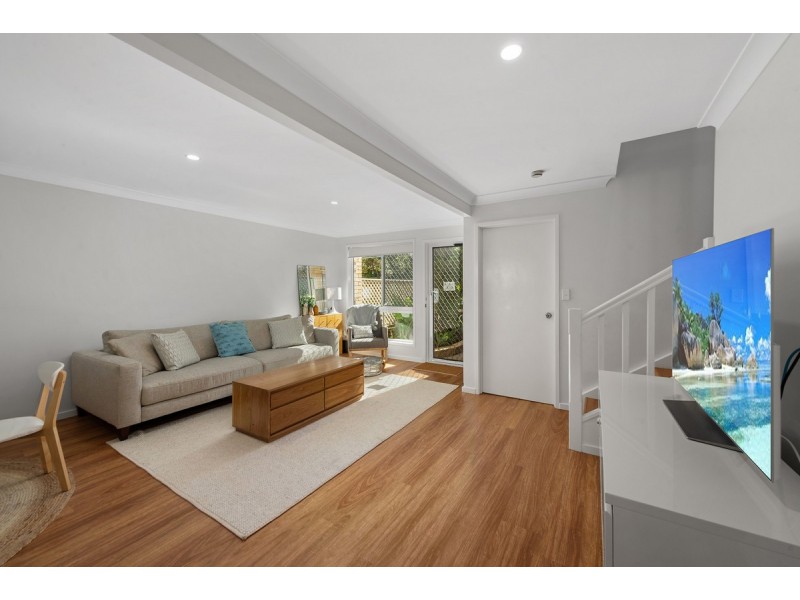 2/258 Christine Avenue, Varsity Lakes QLD 4227