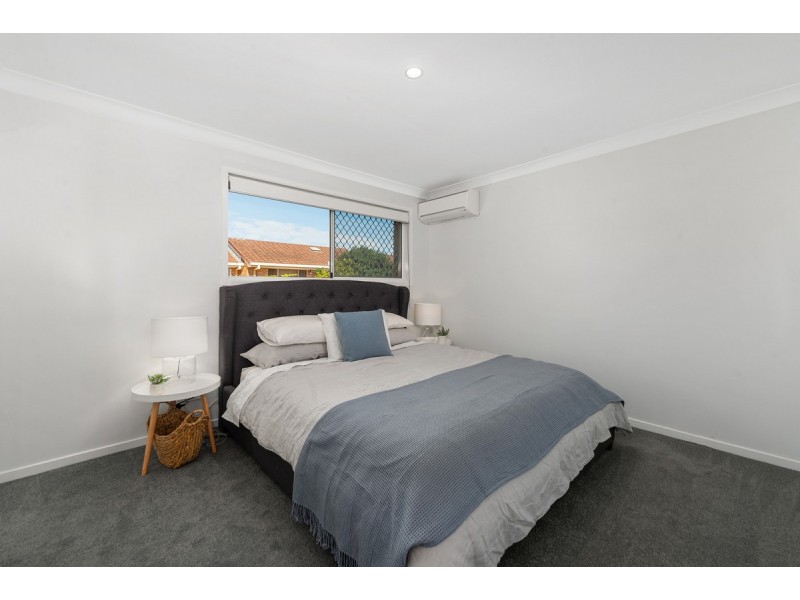 2/258 Christine Avenue, Varsity Lakes QLD 4227