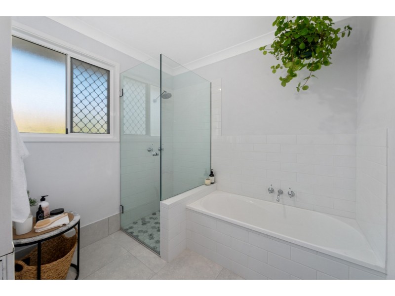 2/258 Christine Avenue, Varsity Lakes QLD 4227