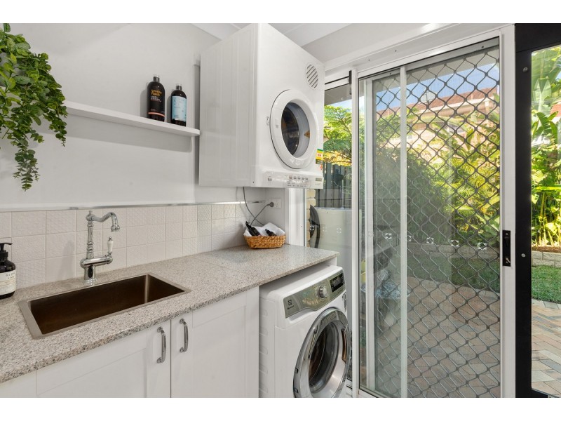 2/258 Christine Avenue, Varsity Lakes QLD 4227