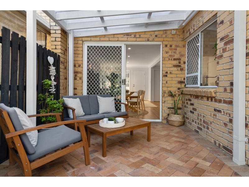 2/258 Christine Avenue, Varsity Lakes QLD 4227