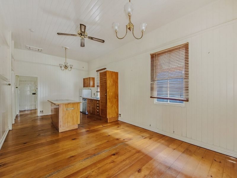 18 Norman Street, Southport QLD 4215