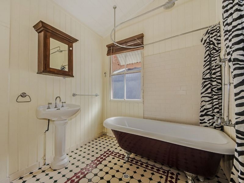 18 Norman Street, Southport QLD 4215