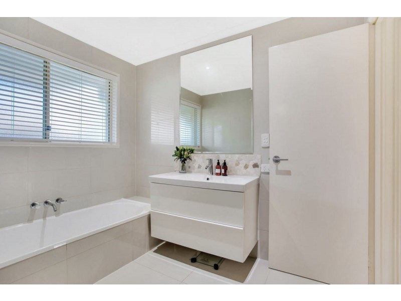 84 Kingarry Circuit, Merrimac QLD 4226