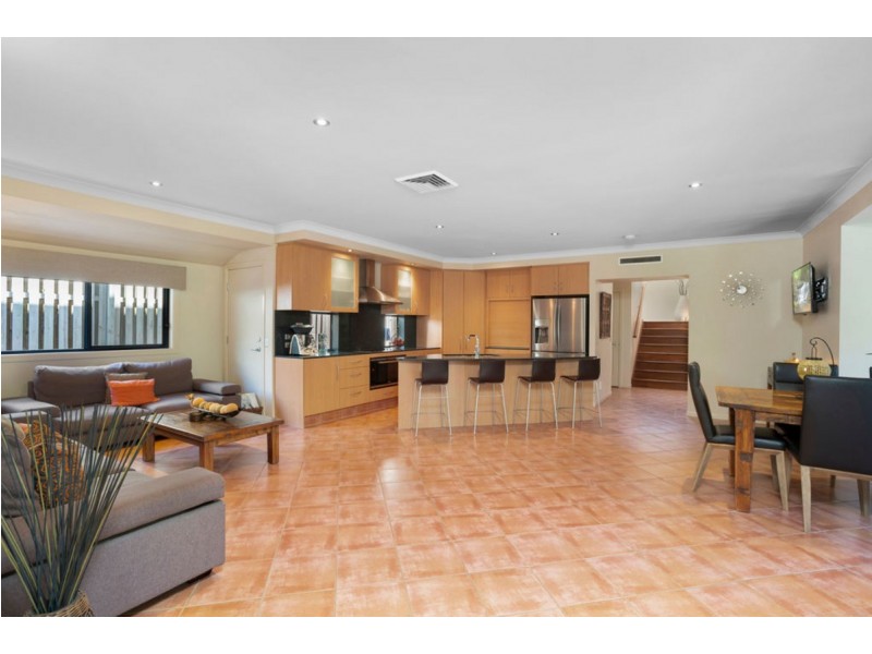 3 Rigel Court, Robina QLD 4226