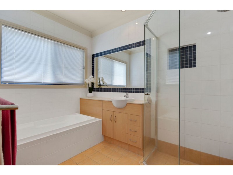 3 Rigel Court, Robina QLD 4226