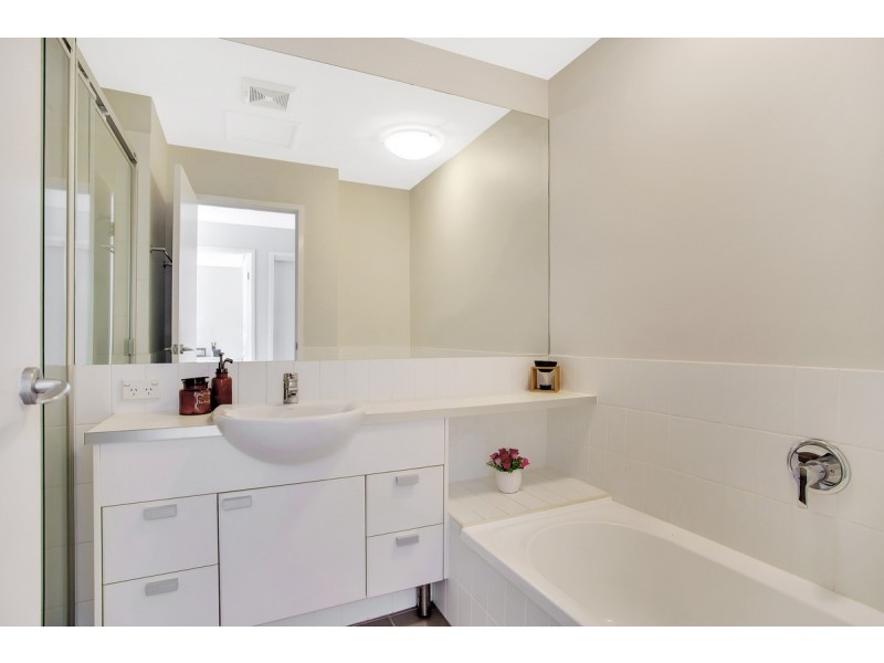 67 Riverwalk Avenue, Robina QLD 4226