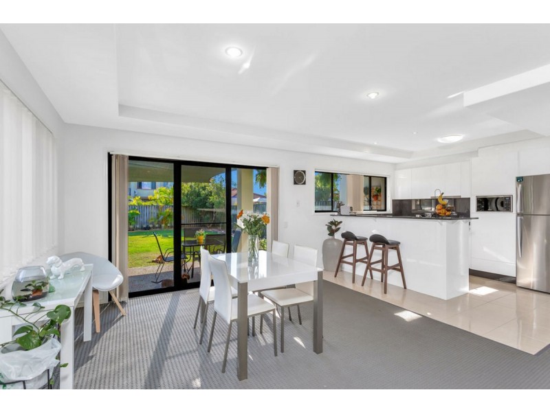 27 Woody Views Way, Robina QLD 4226