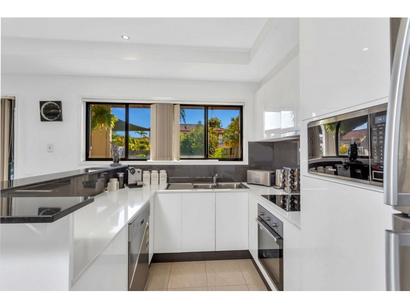 27 Woody Views Way, Robina QLD 4226