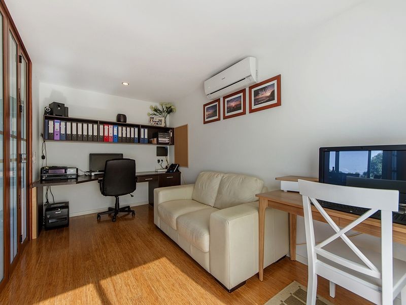 11 Barton Street, Reedy Creek QLD 4227