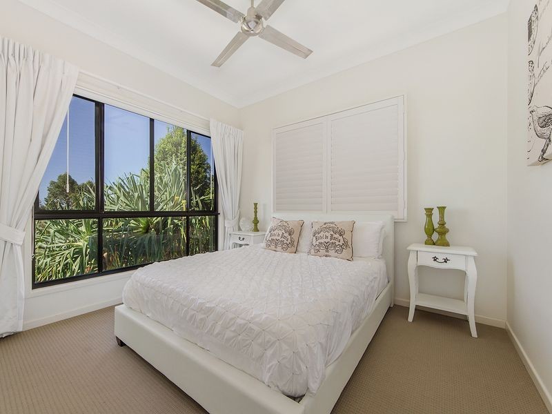 11 Barton Street, Reedy Creek QLD 4227