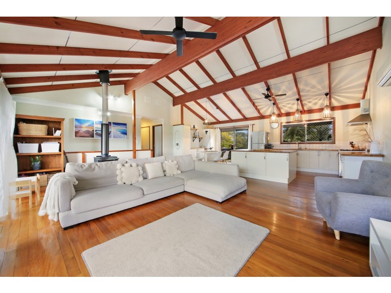24 Tomanbil Terrace, Ashmore QLD 4214
