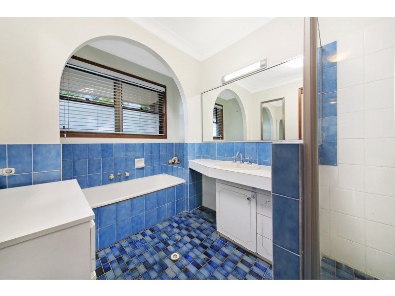 24 Tomanbil Terrace, Ashmore QLD 4214