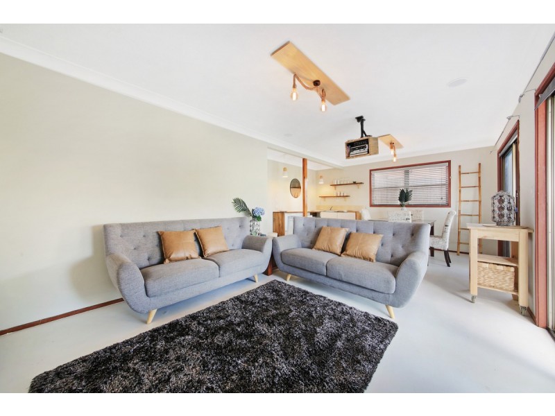 24 Tomanbil Terrace, Ashmore QLD 4214