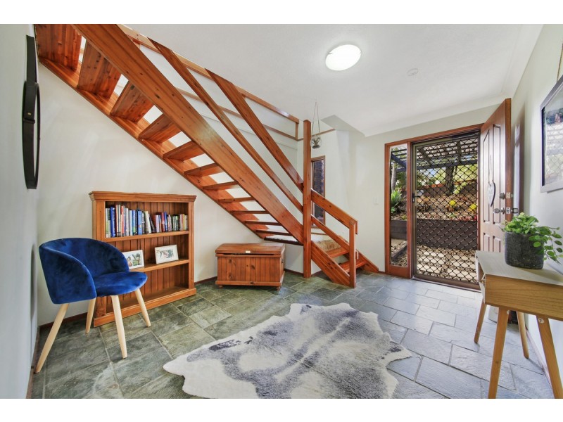 24 Tomanbil Terrace, Ashmore QLD 4214