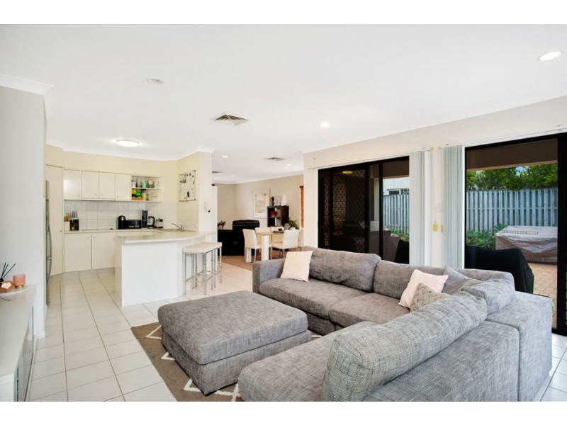9 Corina Close, Robina QLD 4226