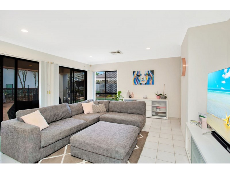 9 Corina Close, Robina QLD 4226