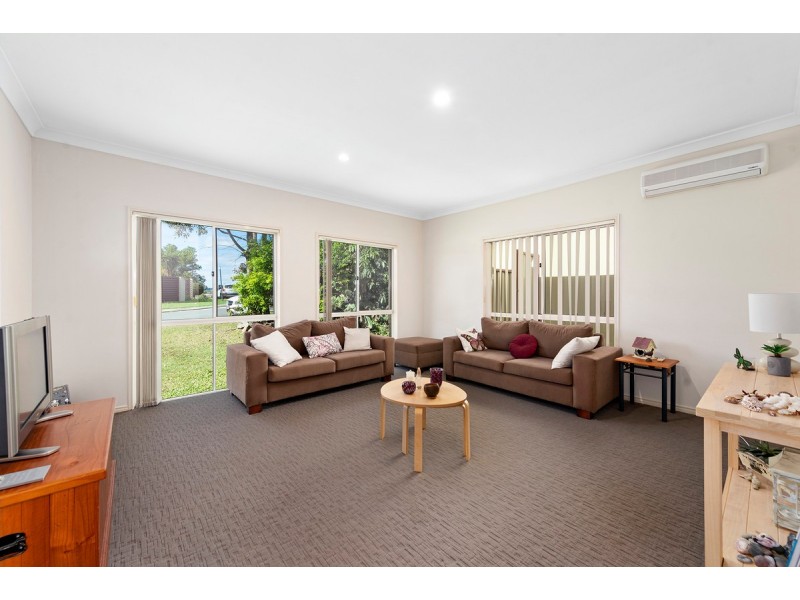 28 Majorca Crescent, Varsity Lakes QLD 4227