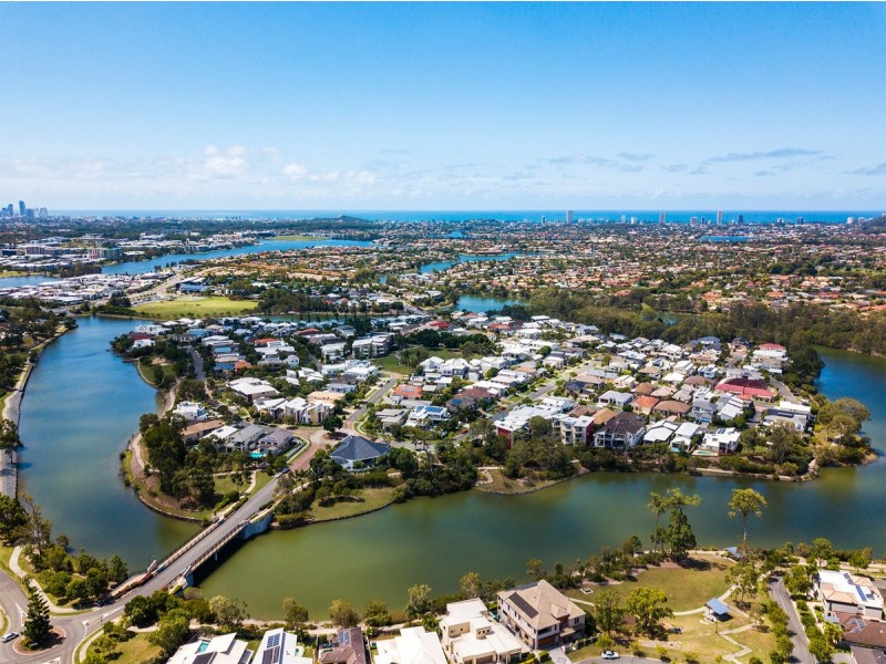 28 Majorca Crescent, Varsity Lakes QLD 4227