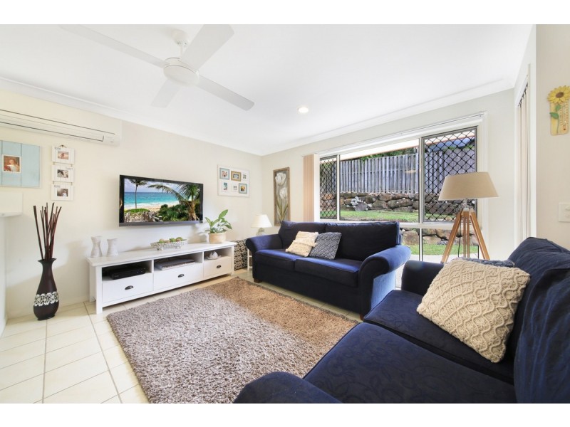 1/13 Tarrabool Drive, Elanora QLD 4221