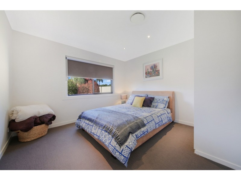 5 Village High Road, Benowa QLD 4217