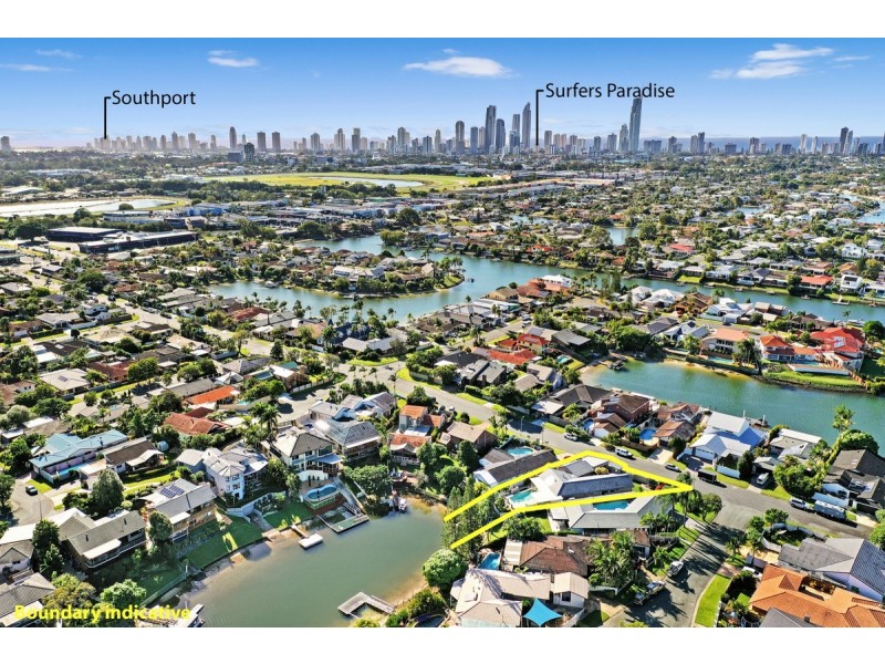 5 Village High Road, Benowa QLD 4217