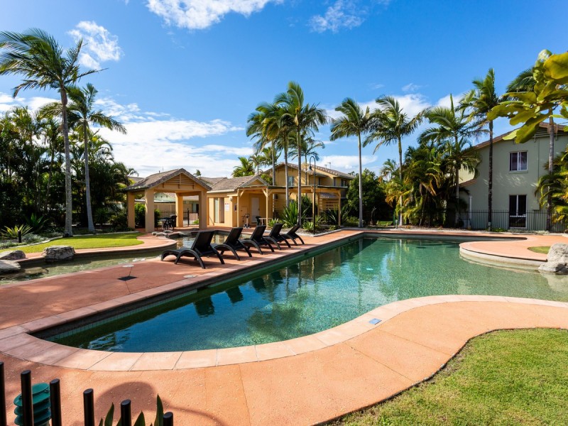 211/215 Cottesloe Drive, Mermaid Waters QLD 4218