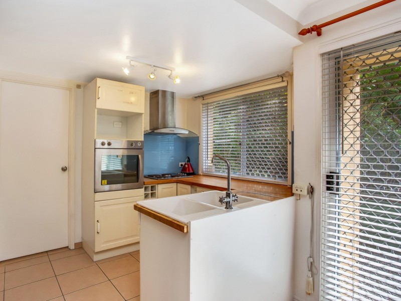 211/215 Cottesloe Drive, Mermaid Waters QLD 4218