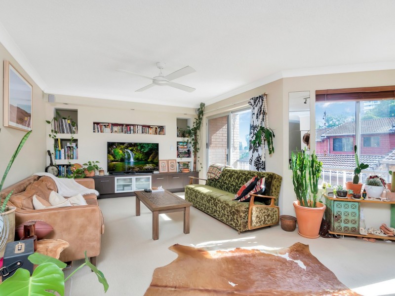 9/11 Hayle Street, Burleigh Heads QLD 4220