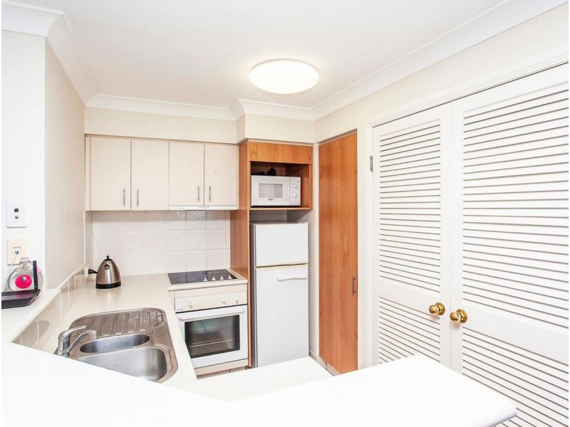 3082/2633 Gold Coast Highway, Broadbeach QLD 4218