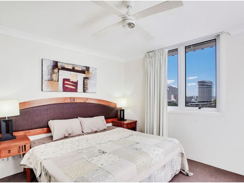 3082/2633 Gold Coast Highway, Broadbeach QLD 4218