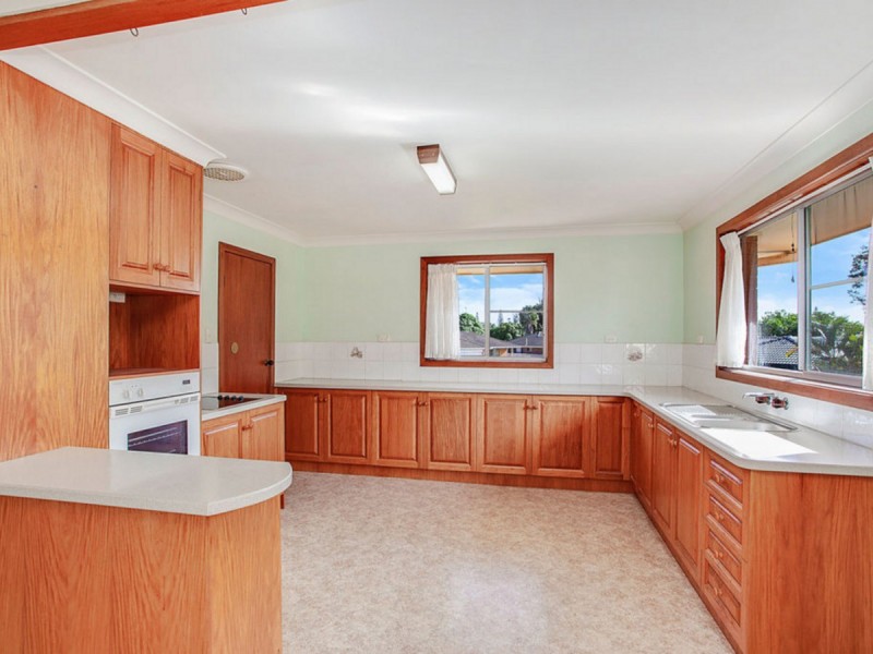 14 Binnacle Court, Mermaid Waters QLD 4218
