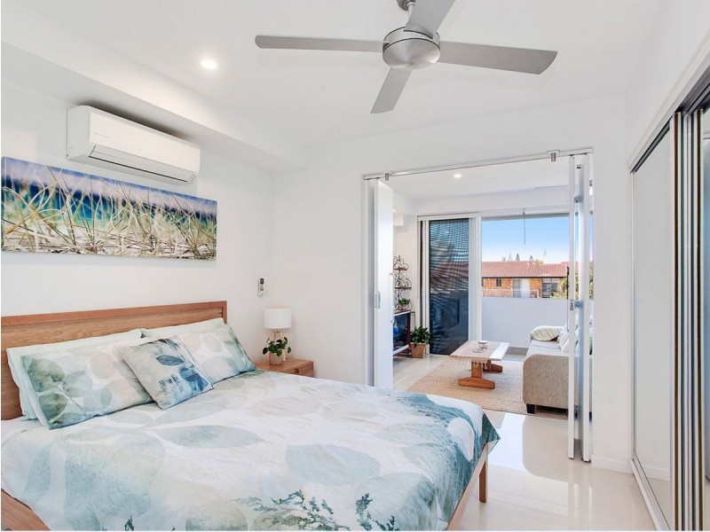 304/46-48 Peerless Avenue, Mermaid Beach QLD 4218