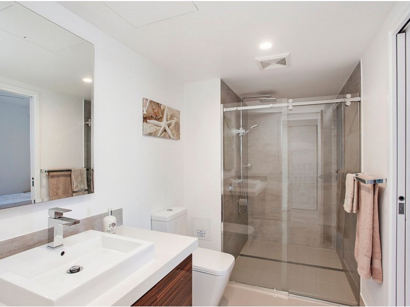 304/46-48 Peerless Avenue, Mermaid Beach QLD 4218