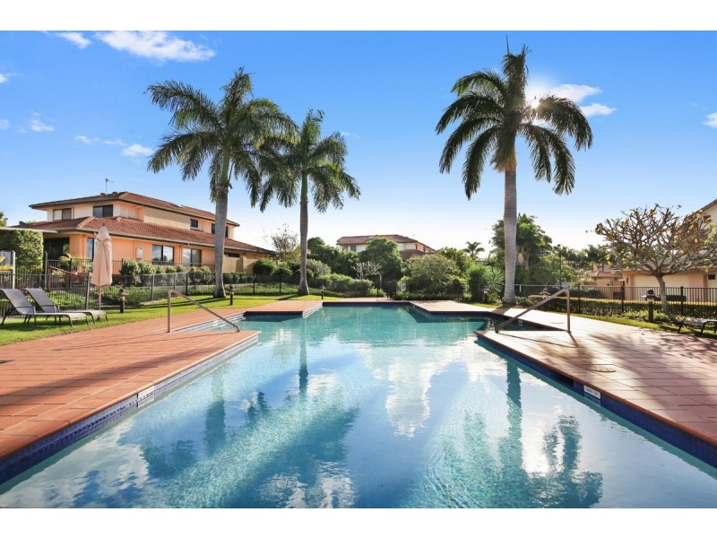 12/136 Palm Meadows Drive, Carrara QLD 4211