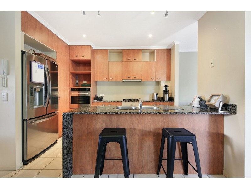 12/136 Palm Meadows Drive, Carrara QLD 4211