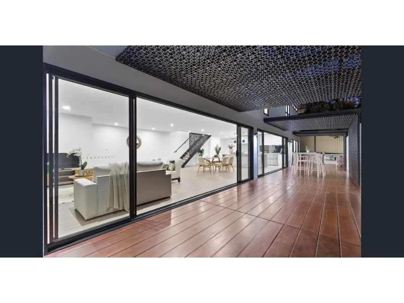 2/14 Pinehurst Place, Robina QLD 4226