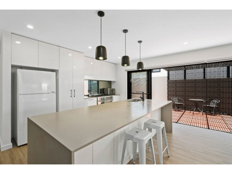 2/14 Pinehurst Place, Robina QLD 4226