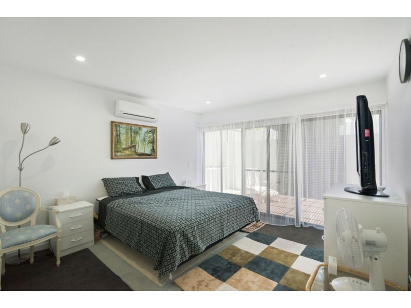 2/14 Pinehurst Place, Robina QLD 4226