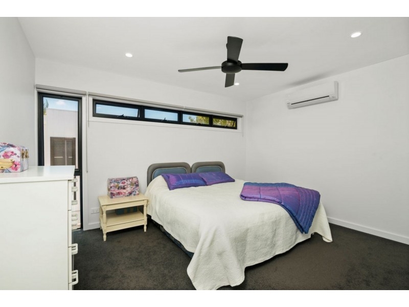 2/14 Pinehurst Place, Robina QLD 4226