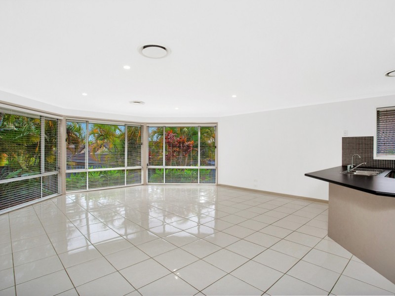 73 Clover Hill Drive, Mudgeeraba QLD 4213