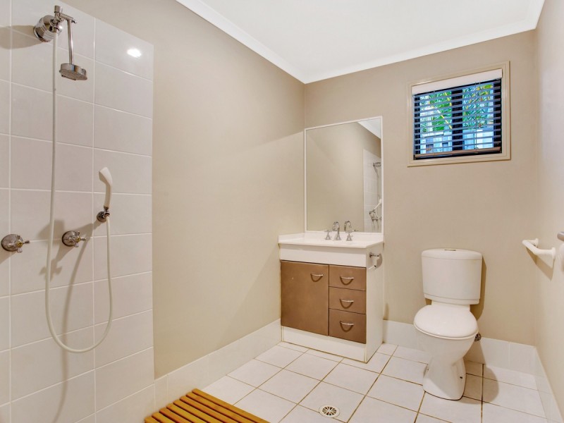 73 Clover Hill Drive, Mudgeeraba QLD 4213