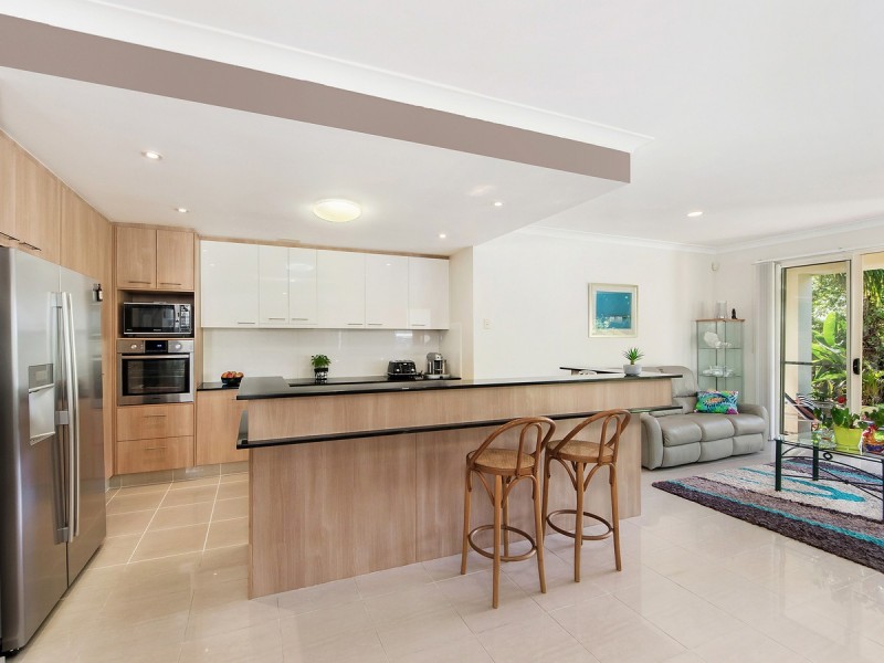 271 Easthill Drive, Robina QLD 4226